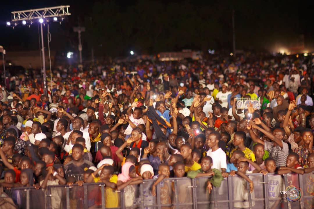 crowd at hoodtalk